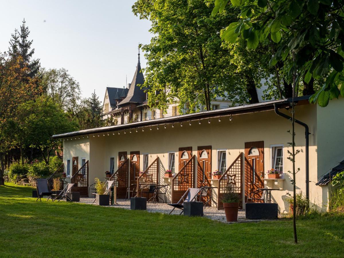 Pokoje W Parku Przy Palacu Lawica Hotel Kłodzko Buitenkant foto